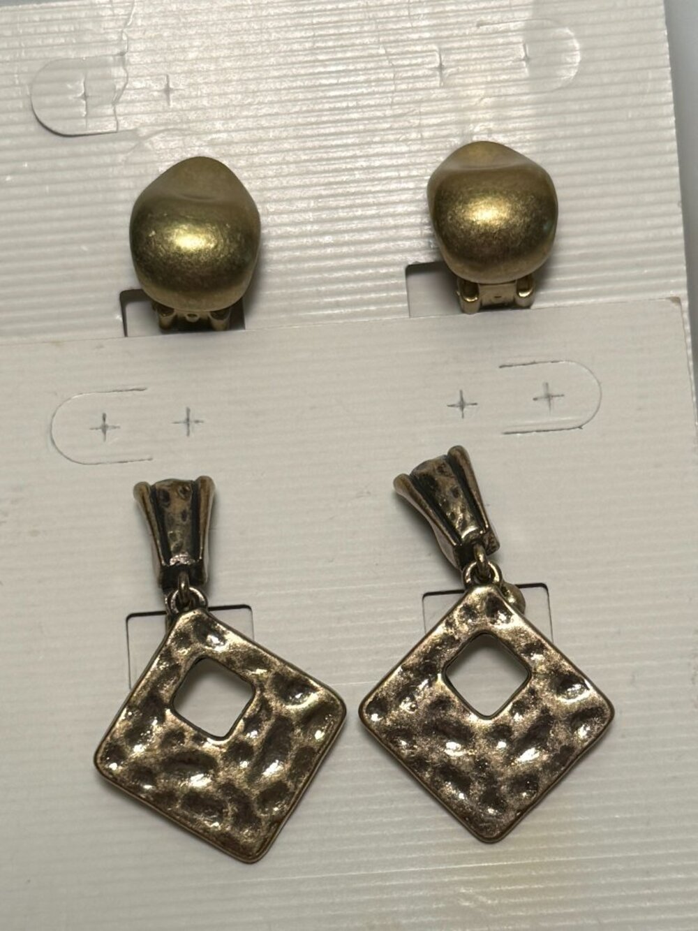 NEW 2 Pairs Clip On Earrings Gold Tone Hammered Brushed NWT